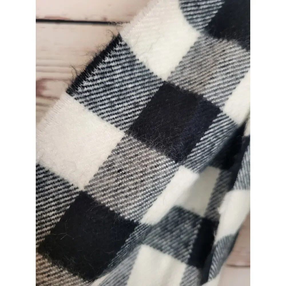 Unbranded black white